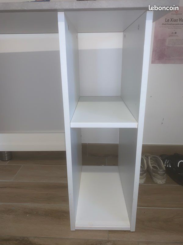 Bureau (image 1)