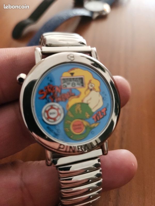 Montre vintage beuchat neuf pinball avec petit pète sur la vitre (image 1)
