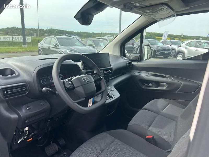 Toyota PROACE CITY Medium Electric 136ch 50 kWh Start Confort 3P MY25 (image 24)