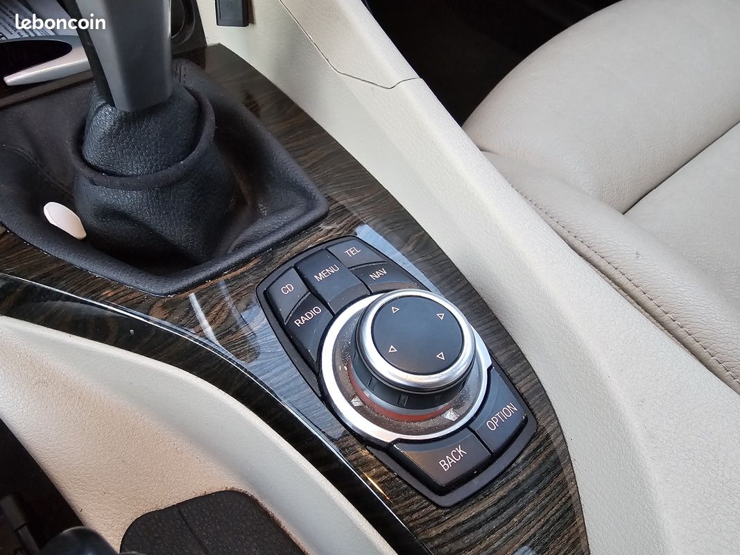 BMW X1 E84 sDrive 20d 177 ch Luxe - INTÉRIEUR CUIR ? SIÈGES CHAUFFANTS ? CARPLAY (image 26)