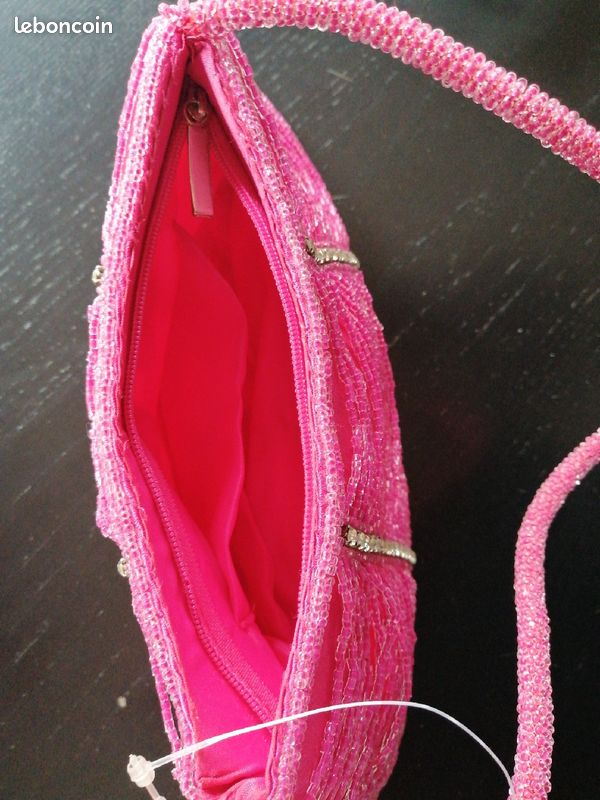 Pochette de soirée perlée neuve rose fushia et strass fermeture zip (image 4)
