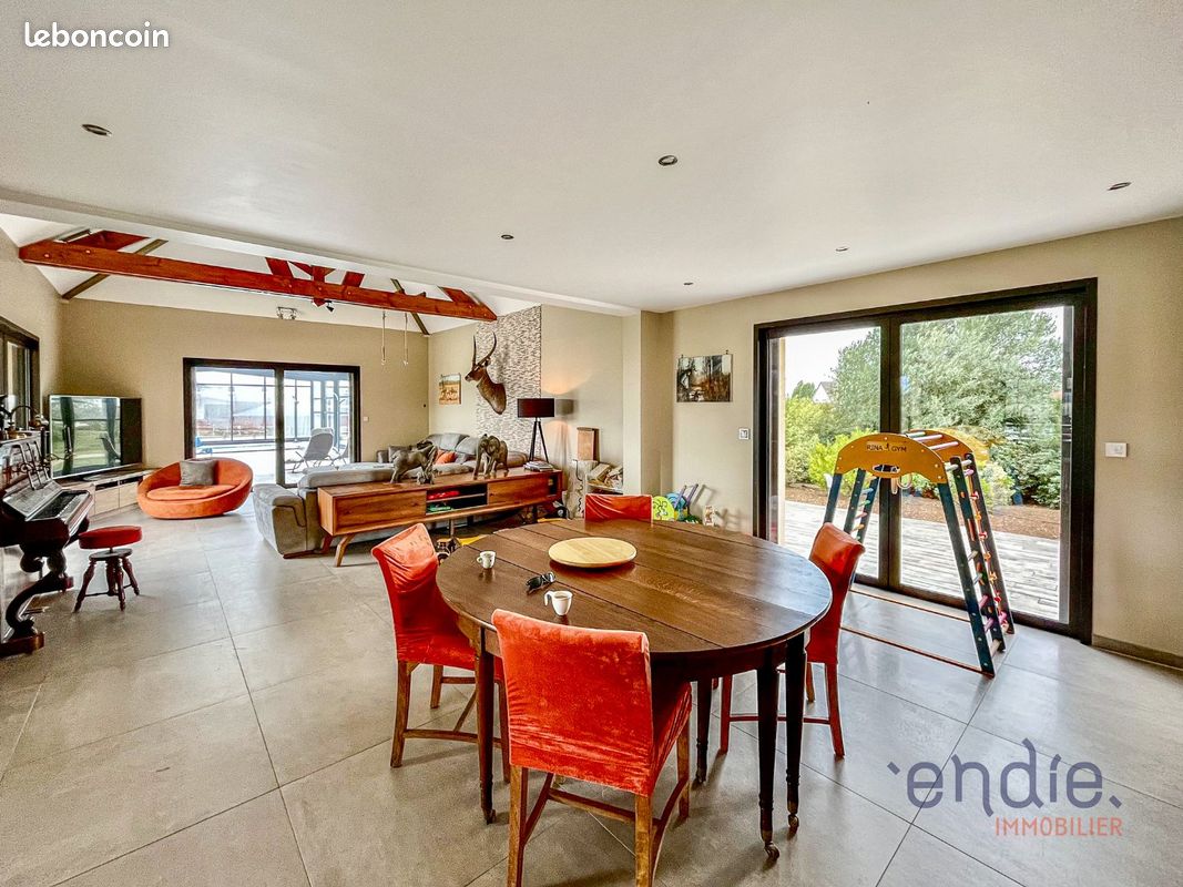 Propriété 7 pièces 278 m² (image 9)