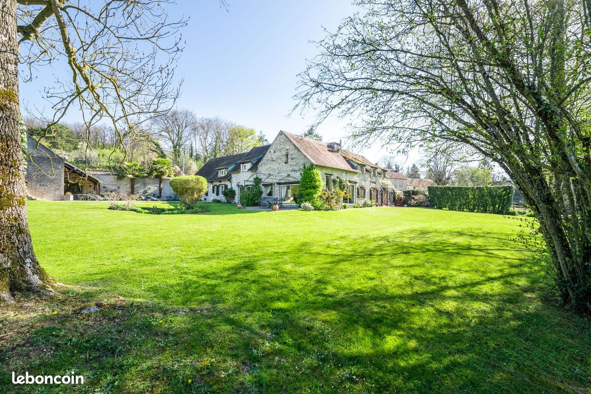 Maison 10 pièces 335 m² · à Fontainebleau · 335 m² · 987 000 €