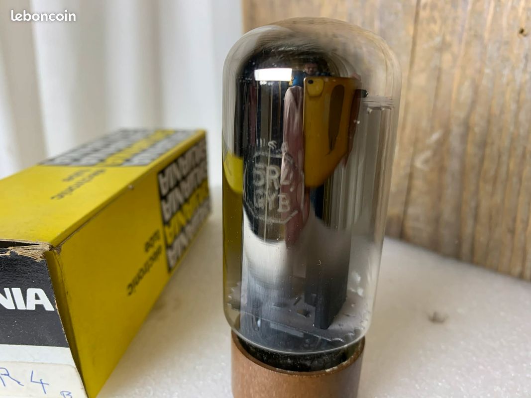 Paire Correspondante De Tubes MULLARD 12AX7, Neuf Dans La Boîte