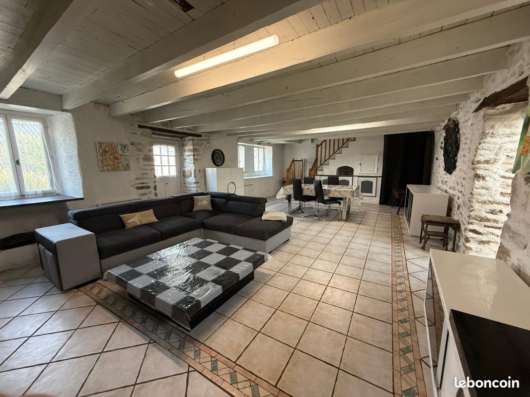 Maison 8 pièces 220 m² · à Calan · 220 m² · 375 000 €