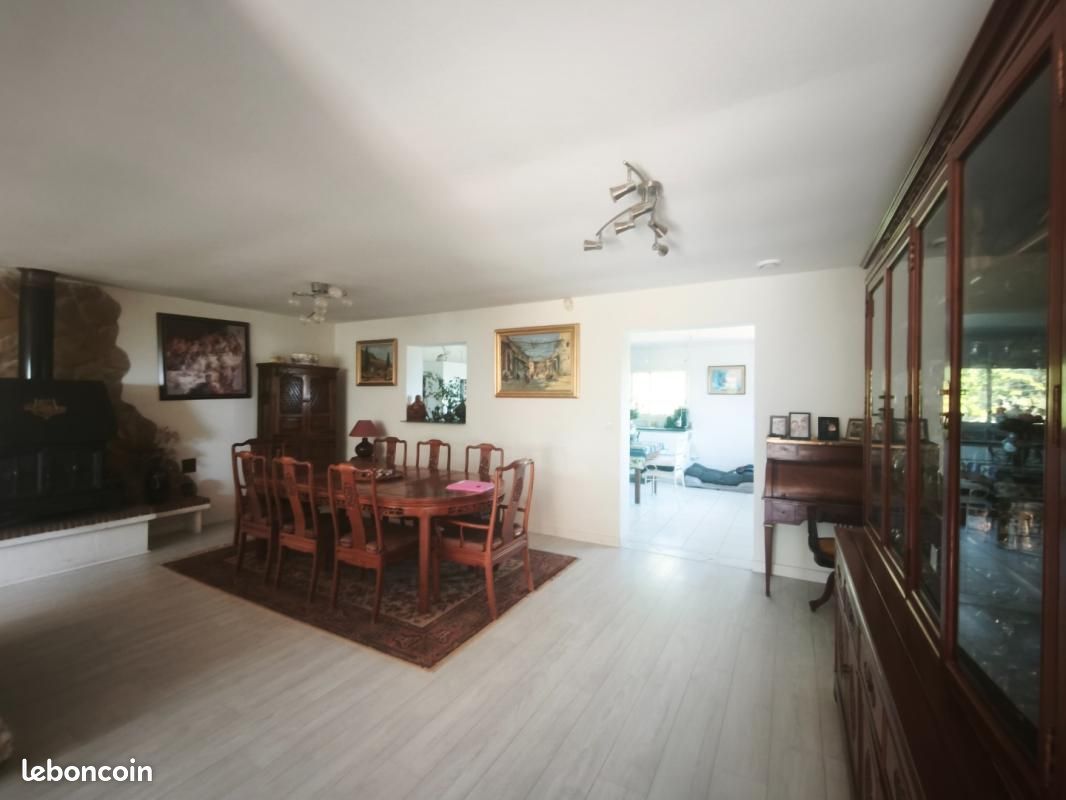 Propriété 9 pièces 205 m² (image 9)