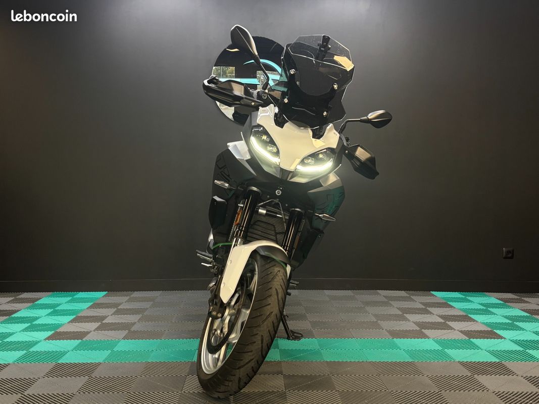 BMW F 900 XR FULL 105cv + PACK DYNAMIC + COMFORT + TOURING + TOP CASE + 20000Km (image 8)