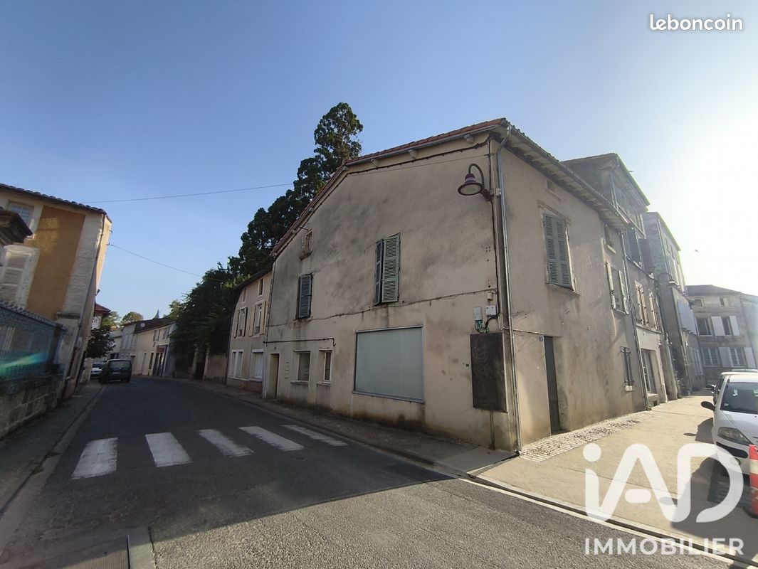 Maison 7 pièces 116 m² · à La Mothe-Saint-Héray · 116 m² · 96 000 €