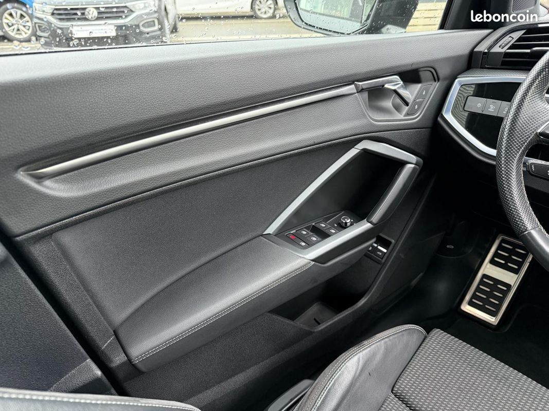 AUDI Q3 45 TFSIe 245 ch S tronic 6 S line (image 47)