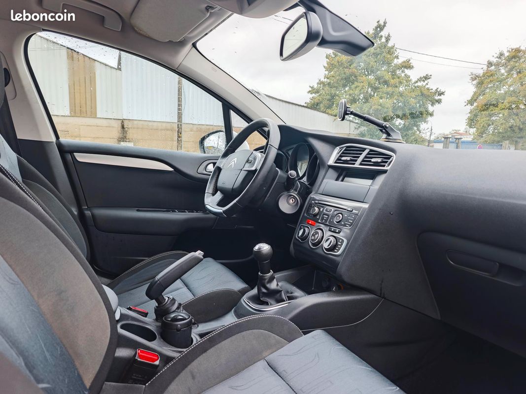Citroën C4 1.6L VTi 120CH Confort - Suivi Citroën Complet - Radar - Garantie 🛡️ (image 9)