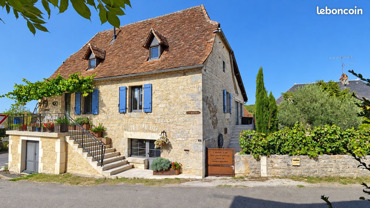 Maison 5 pièces 102 m² · à Mayrinhac-Lentour · 102 m² · 41 500 €