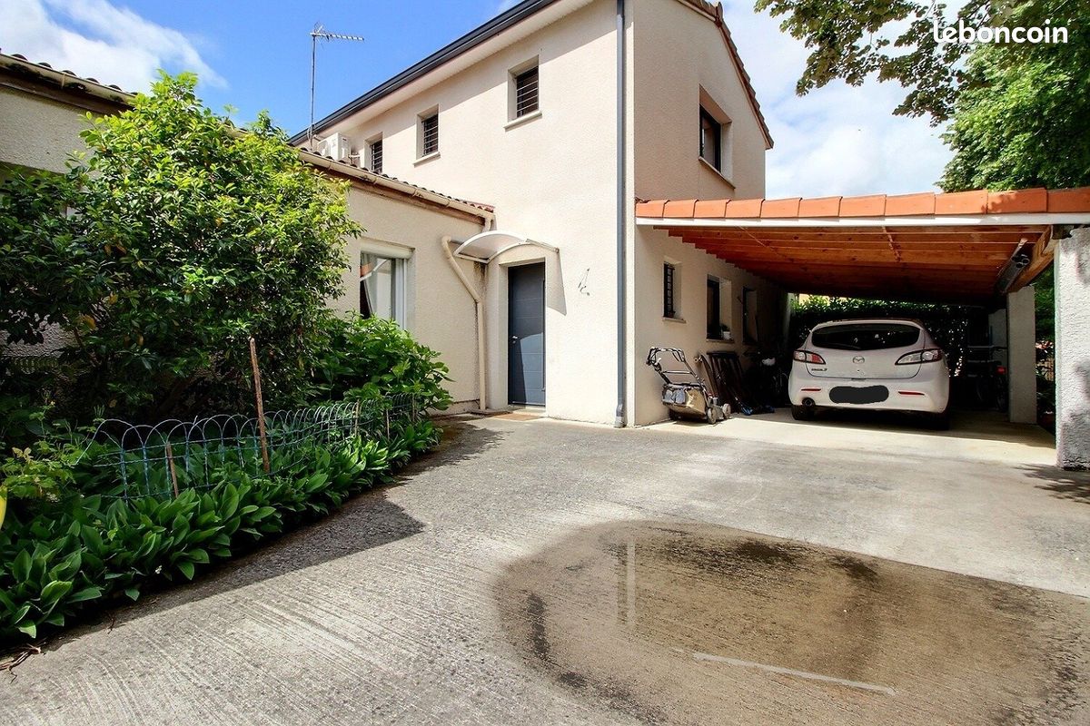 Maison 8 pièces 230 m² · à Castanet-Tolosan · 230 m² · 580 000 €