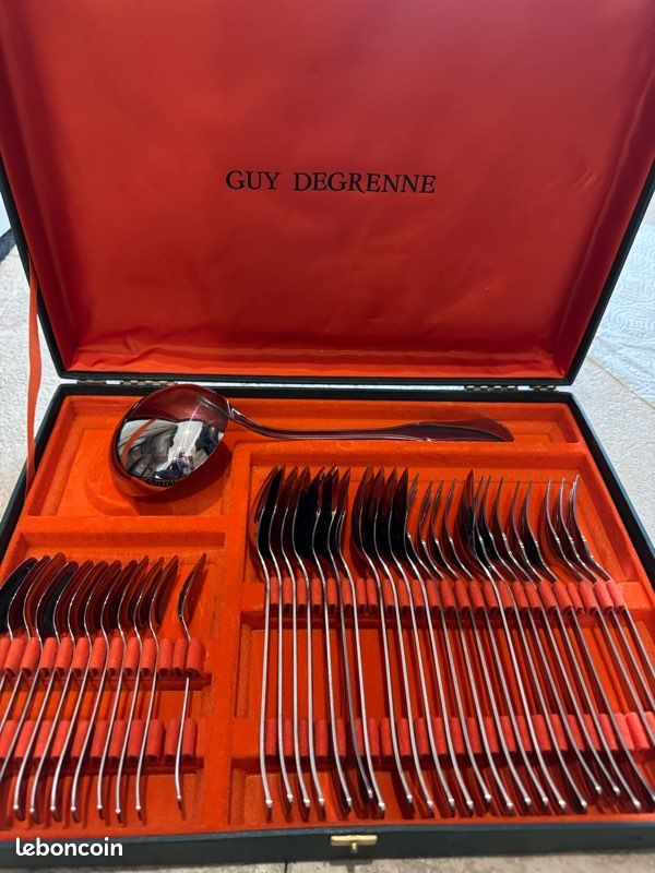 Coffret 48 couverts et 1 louche Guy Degrenne