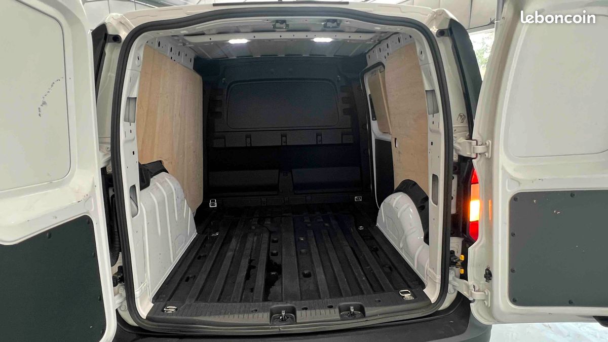 12 990 HT - Volkwagen CADDY CARGO 2.0 TDI 75 BUSINESS GARANTIE 12 MOIS (image 4)