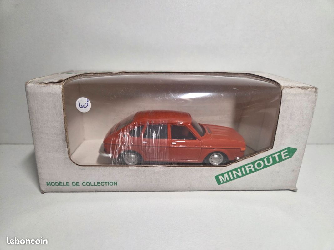 Volkswagen VW 412 Rouge 1972 – Autocult 1/43 – édition Limitée à 333 Exemplaires