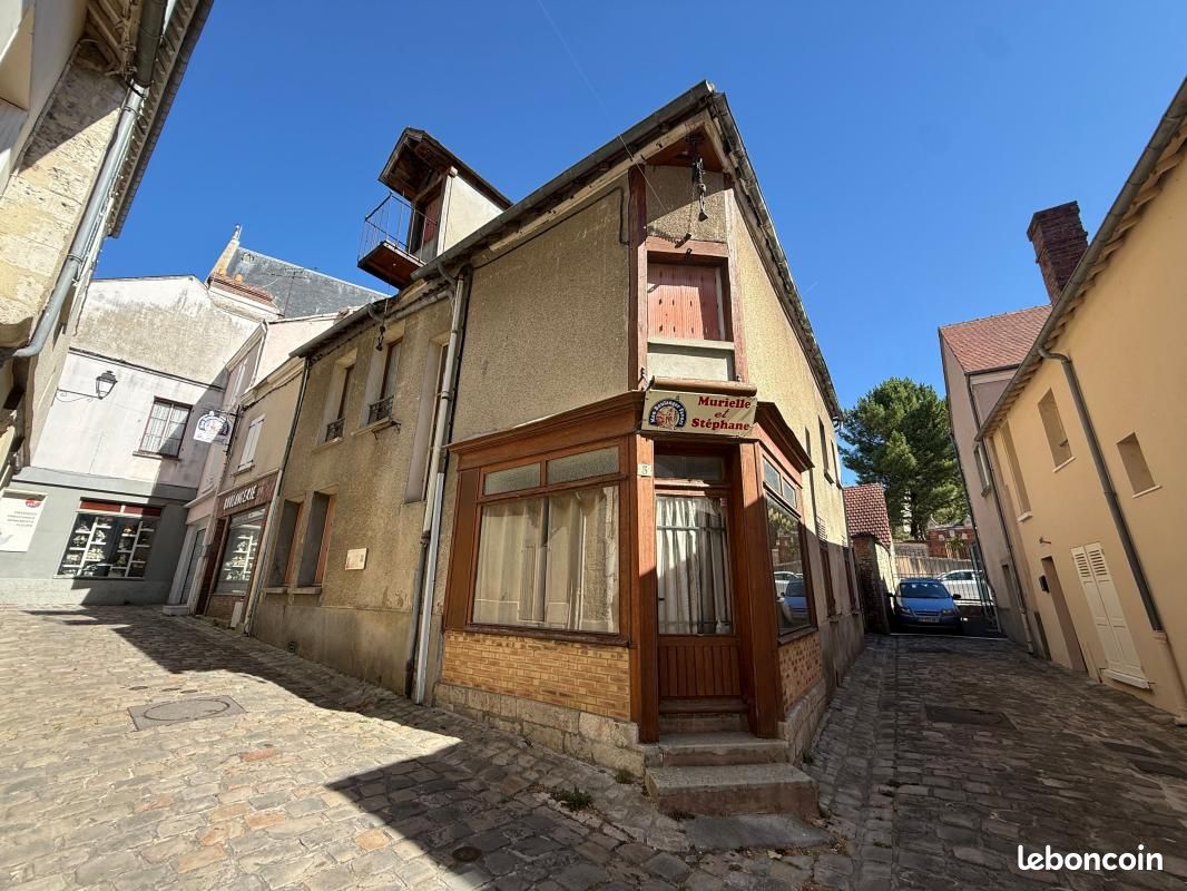 Immeuble 5 pièces 183 m² · à Gallardon · 183 m² · 232 000 €