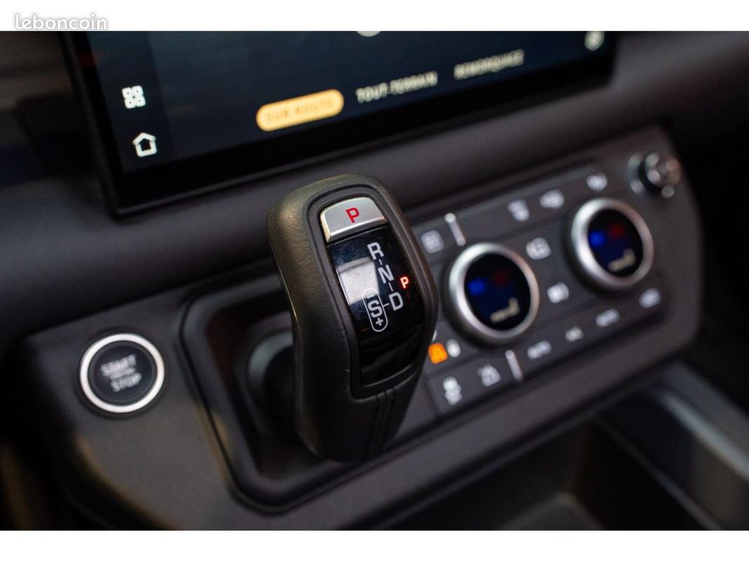 LAND ROVER DEFENDER 110 P300e X-DYNAMIC SE (image 40)