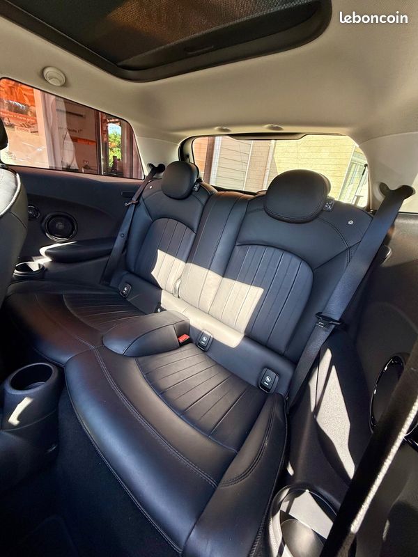 MINI MINI 2.0 192 COOPER S BVA EDITION YOURS- CAR PLAY- HARMAN/KARDON- CUIR- TOIT OUVRANT- GARANTIe (image 6)
