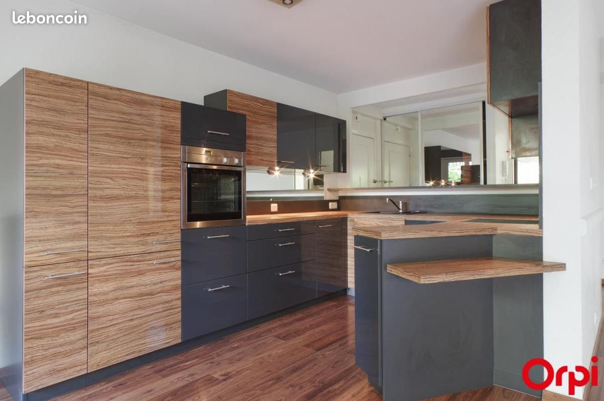 Appartement 5 pièce(s) 100 m²à louer Tassin-la-demi-lune