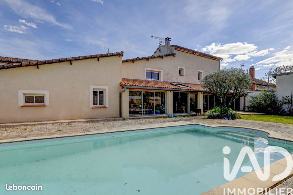 Maison 6 pièces 163 m² · à Gaillac · 163 m² · 385 000 €