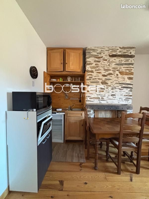 Appartement 1 pièce 32 m² · à Saint-Yrieix-la-Perche · 32 m² · 460 €