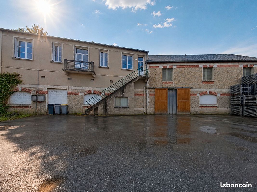 Parking/box 900 m² MONTLOUIS SUR LOIRE (image 4)