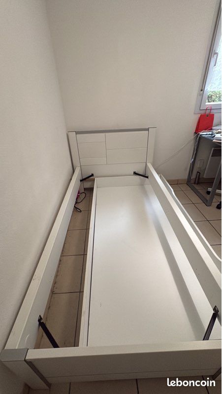 Lit 1 place avec matelas (image 3)