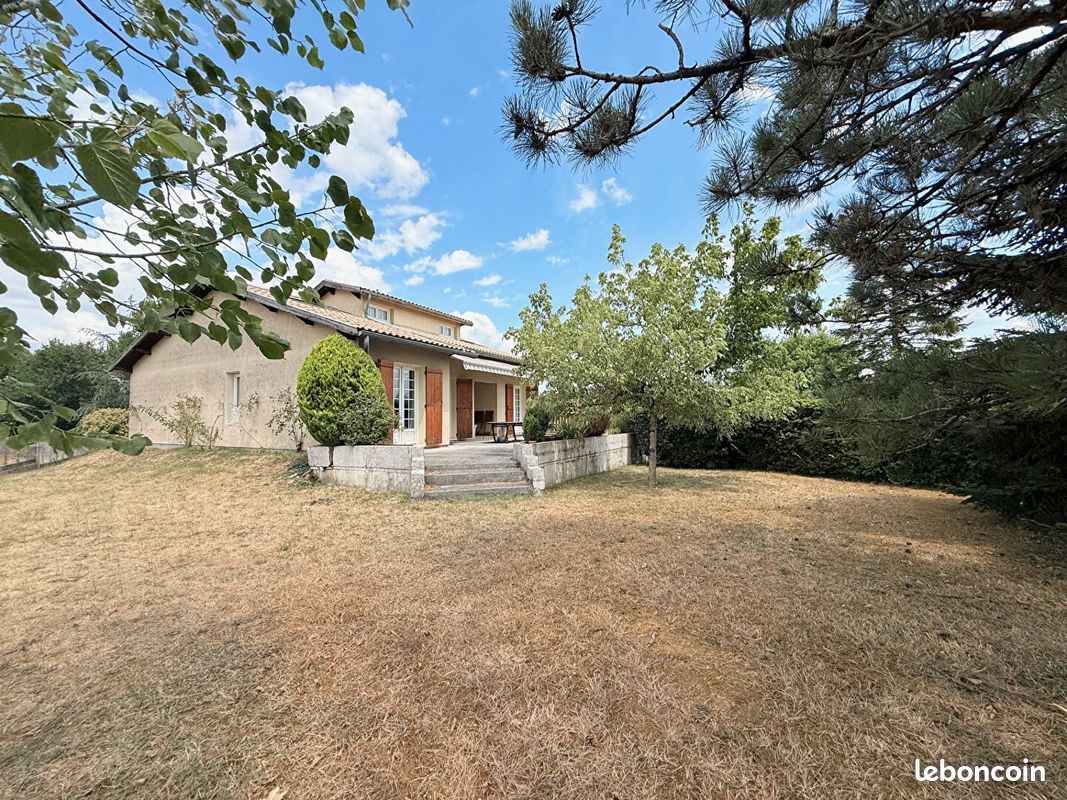 Maison 7 pièces 140 m² · à Galgon · 140 m² · 226 000 €