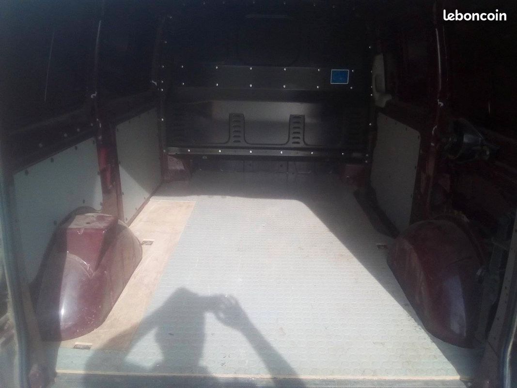 Vends Mercedes Vito 113 CDI 2.2 (639). Diesel (image 3)