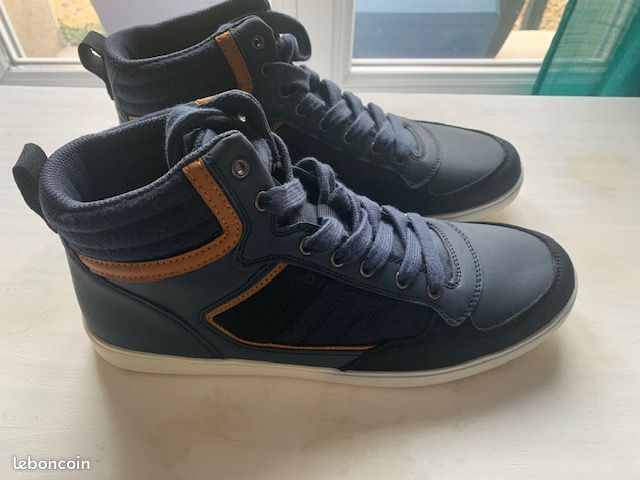 Baskets BONOBO POINTURE 44 Chaussures