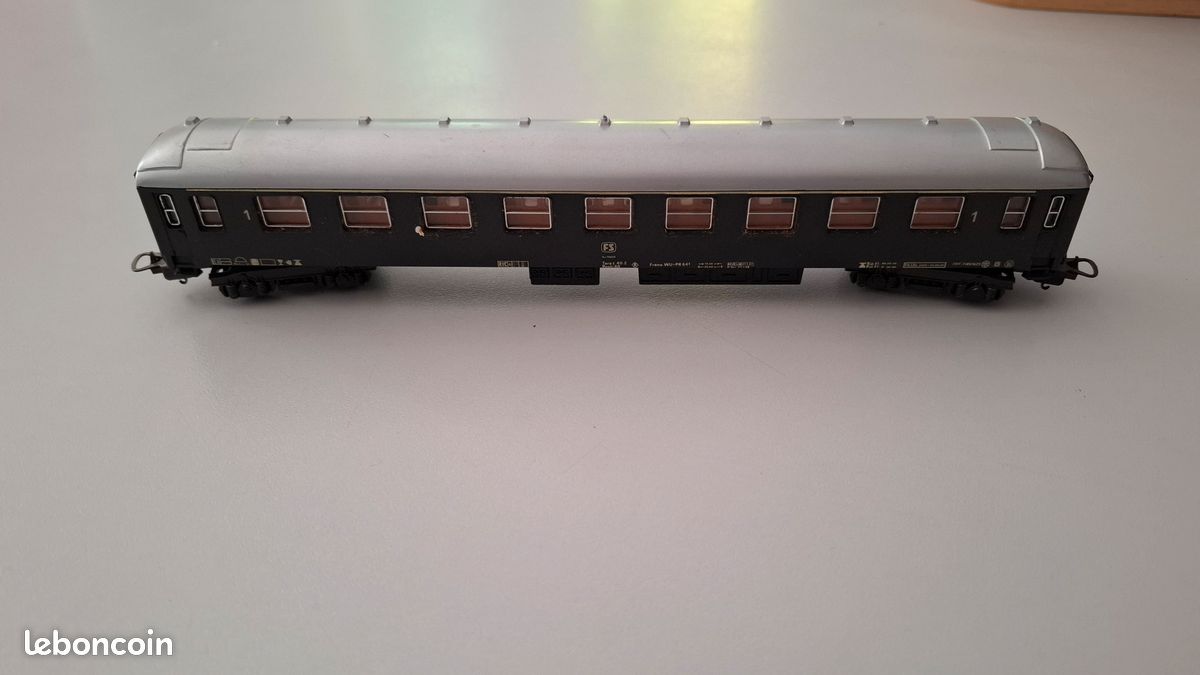 LIMA HO 30 9117 VOITURE VOYAGEUR GRANDES LIGNES, 1ere CLASSE