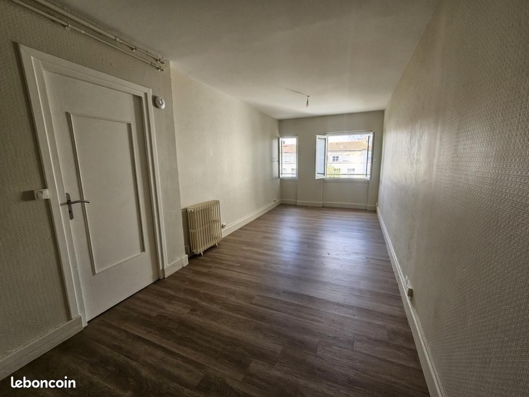 Appartement 3 pièces 58 m² · à Royan · 58 m² · 558 €/mois