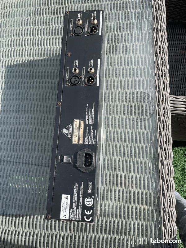 Behringer Ultra-Graph Pro GEQ3102 – Égaliseur graphique stéréo 31 bandes (image 3)