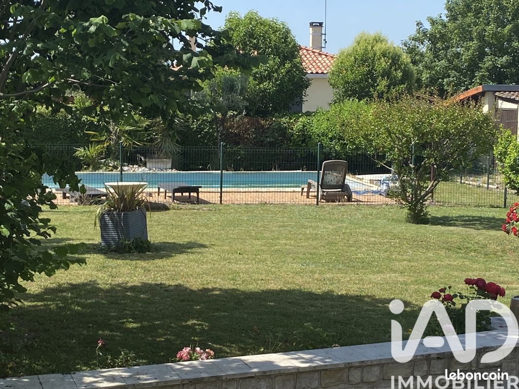 Maison 6 pièces 140 m² · aux Métairies · 140 m² · 239 000 €
