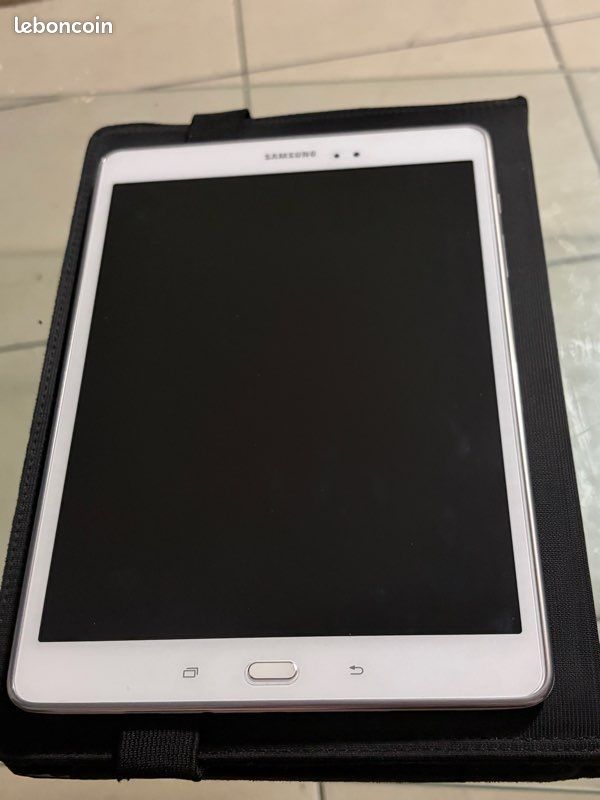 Tablette Samsung Galaxy Tab A 9.7 – SM-T550 – 16 Go (Wi-Fi) (image 3)