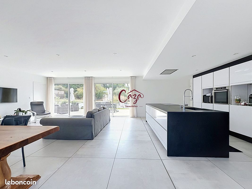 Maison 6 pièces 145 m² · à Fargues-Saint-Hilaire · 145 m² · 464 500 €
