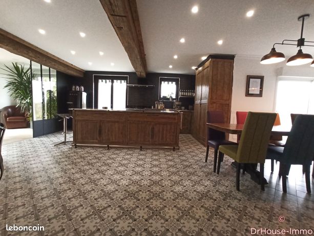 Propriété 9 pièces 406 m²