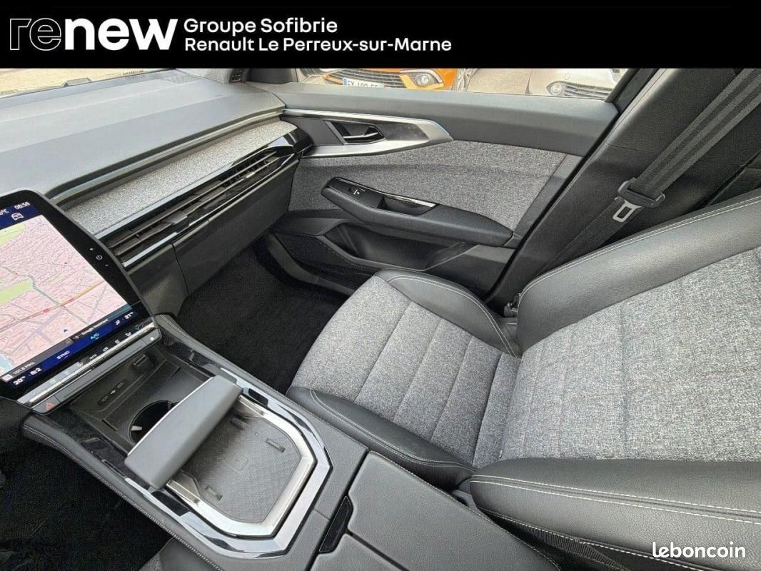 Renault Espace VI full hybrid E-Tech 200 ch 7pl Techno (image 26)