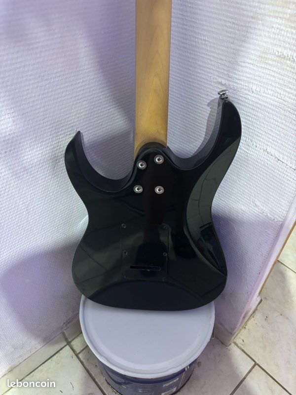 đž ibanez gio gs221 â black flat â 24 frettes â 2 humbuckers đž (image 5)