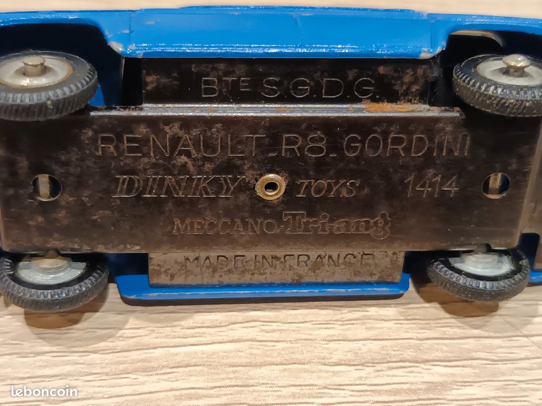 Dinky Toys 517 – Renault 8 1962, Bleue, 1:43, Fabriquée En France, Meccano