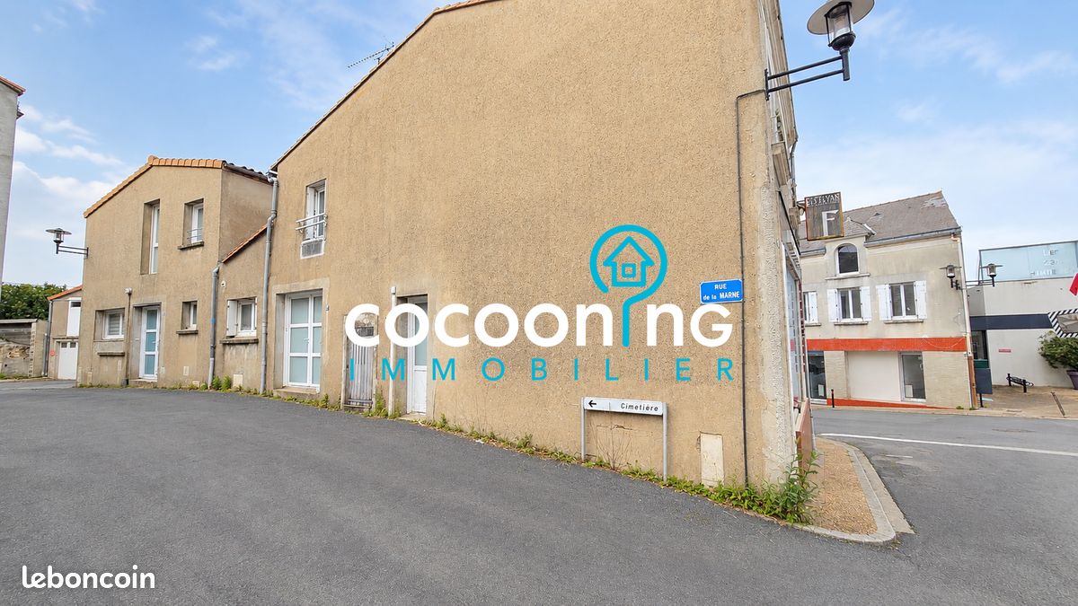 Maison 8 pièces 213 m² · à Orée d'Anjou · 213 m² · 270 000 €