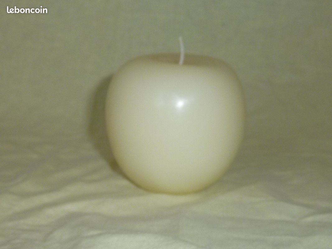 Vends une bougie Neuve en forme parfaite de pomme (image 3)