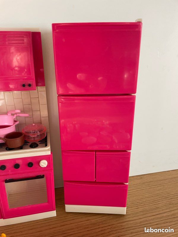 Fabriquer une cuisine pour maison de poupée Barbie