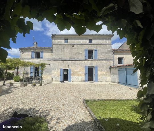 Maison 7 pièces 222 m²