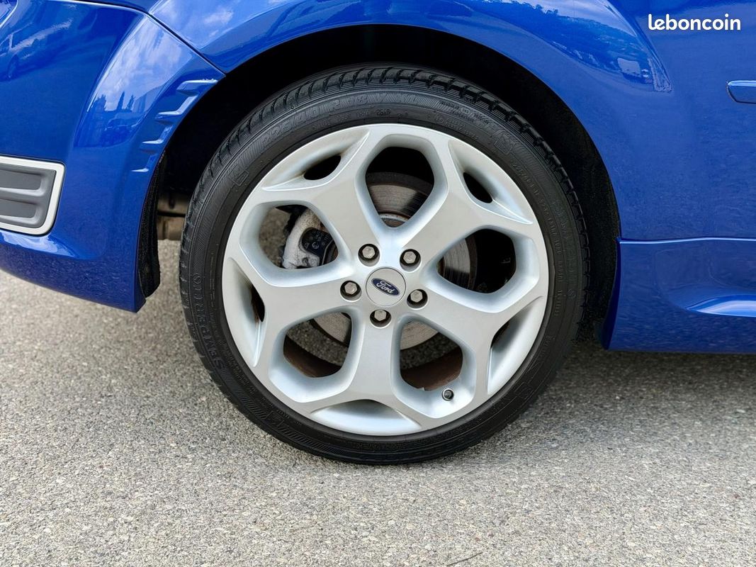 FORD FOCUS ST 2.5 225Ch MK2- Toit ouvrant - xénons - Première main (image 34)