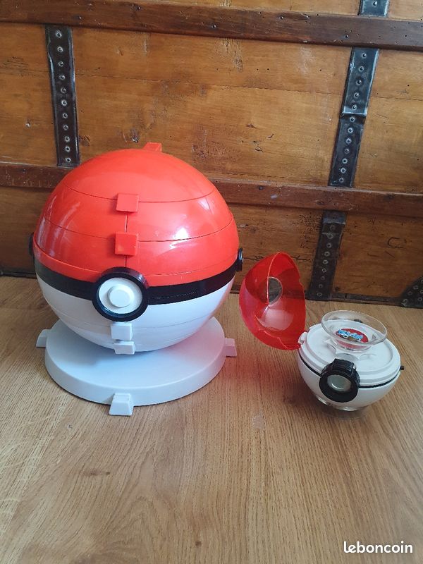 Pokeball Marble Storage case (image 1)