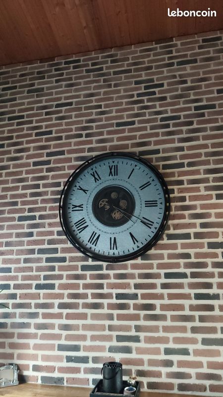 Grande horloge industrielle (image 1)