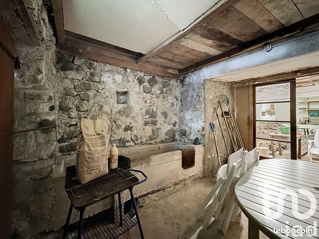 Propriété 8 pièces 275 m² (image 14)