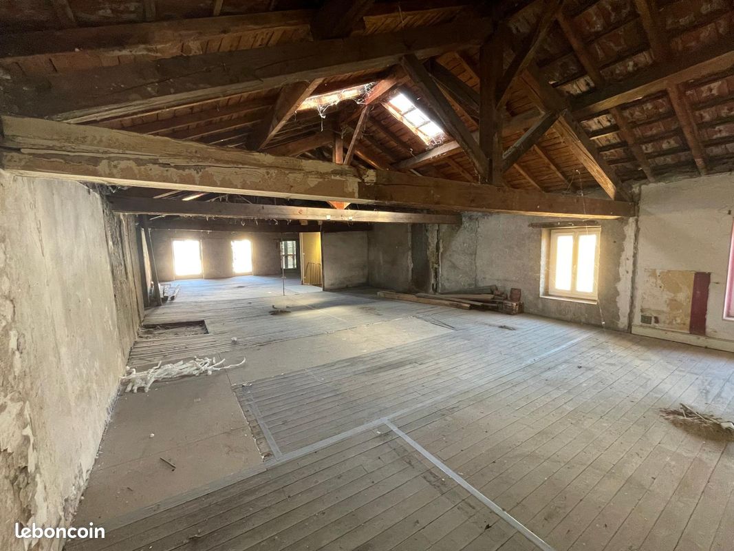 Appartement 1 pièce 100 m² · à Gannat · 100 m² · 95 000 €