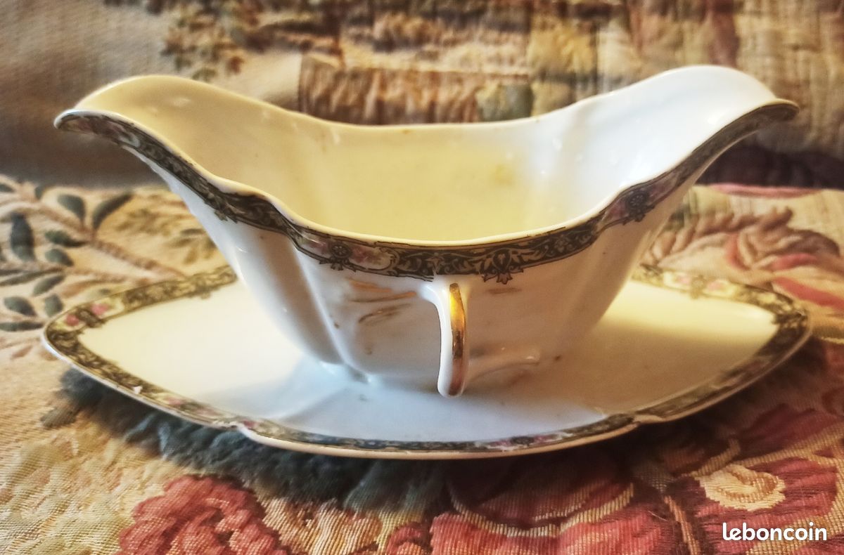 Quatre pièces de service ancien porcelaine Limoges (image 6)